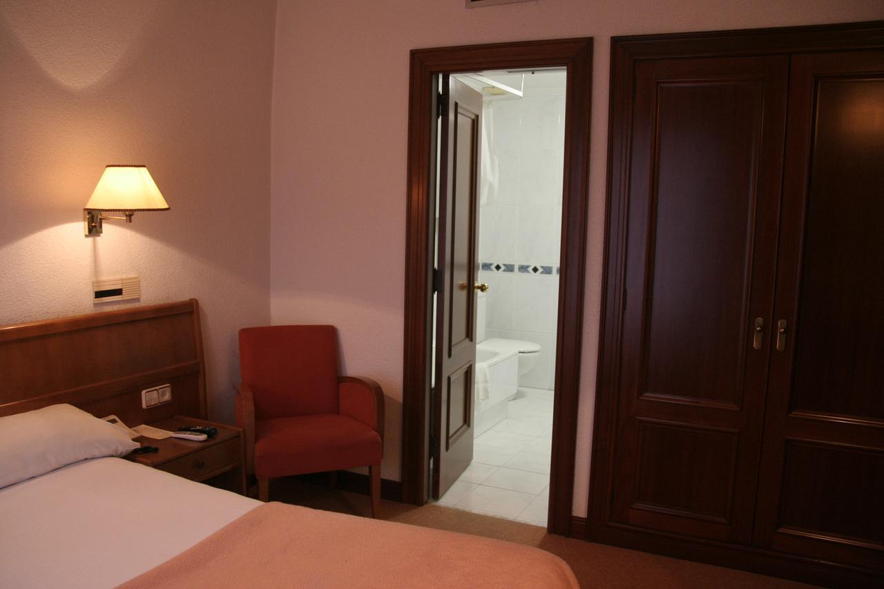 Hostal Gran Via วิโก ภายนอก รูปภาพ