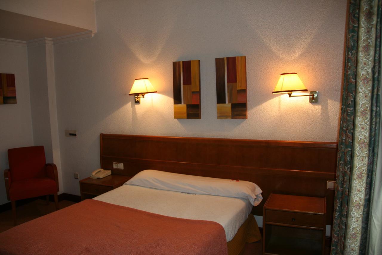 Hostal Gran Via วิโก ภายนอก รูปภาพ